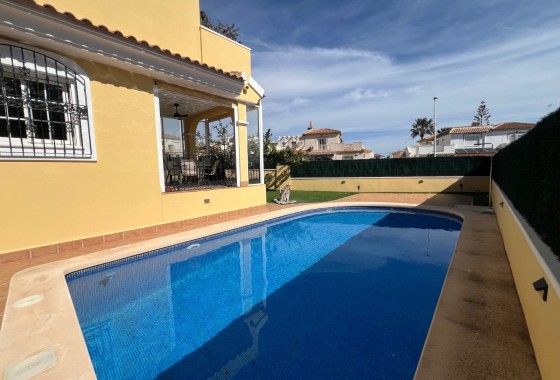 Herverkoop - Vrijstaande Villa -
Orihuela Costa - Los Dolses