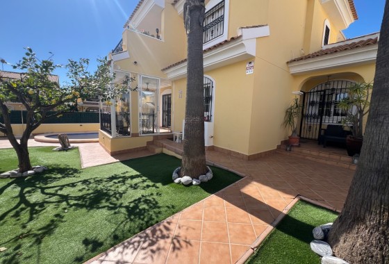 Herverkoop - Vrijstaande Villa -
Orihuela Costa - Los Dolses