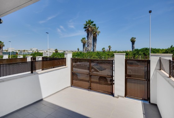 Herverkoop - Rijhuis -
Torrevieja - Los Balcones