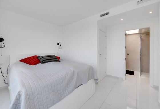 Herverkoop - Rijhuis -
Torrevieja - Los Balcones