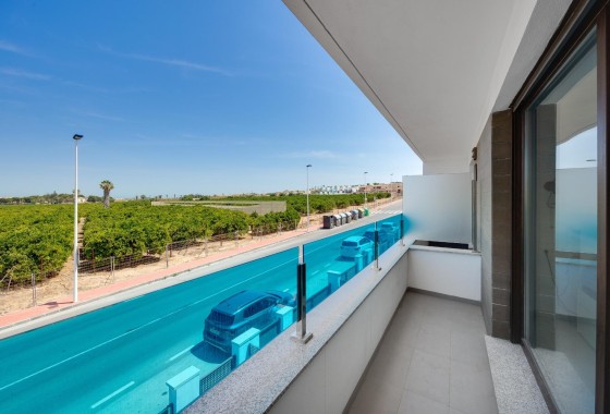 Herverkoop - Rijhuis -
Torrevieja - Los Balcones