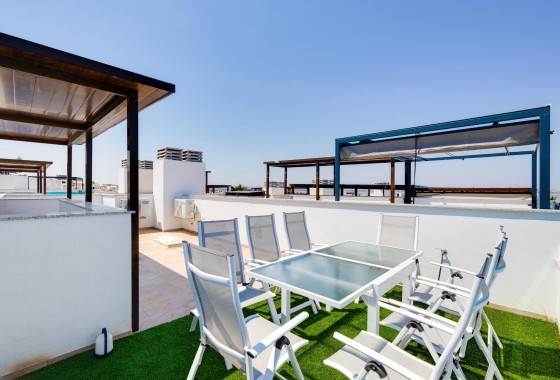 Herverkoop - Rijhuis -
Torrevieja - Los Balcones