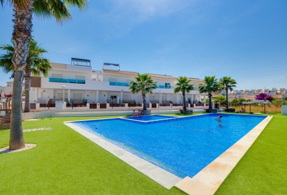 Herverkoop - Rijhuis -
Torrevieja - Los Balcones