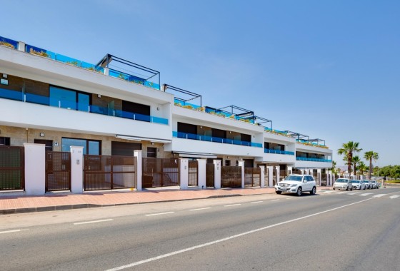 Herverkoop - Rijhuis -
Torrevieja - Los Balcones