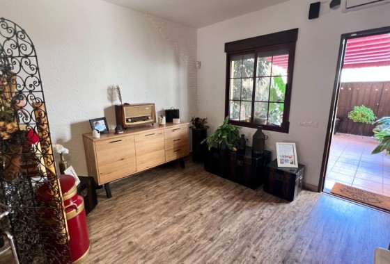 Herverkoop - Rijhuis -
Torrevieja - Los Balcones