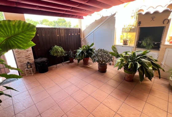 Herverkoop - Rijhuis -
Torrevieja - Los Balcones
