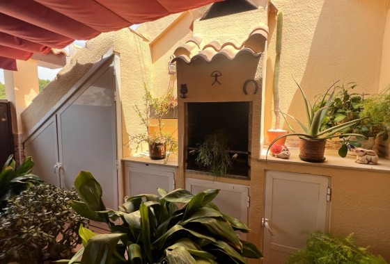 Herverkoop - Rijhuis -
Torrevieja - Los Balcones