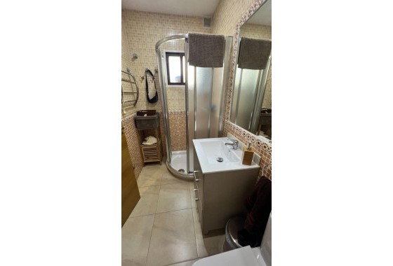 Herverkoop - Rijhuis -
Torrevieja - Los Balcones