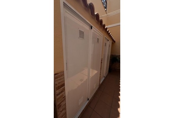 Herverkoop - Rijhuis -
Torrevieja - Los Balcones