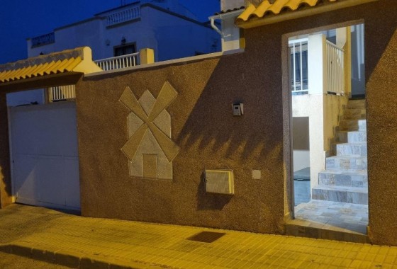 Revente - Maison de ville -
Orihuela Costa - Los Almendros-la Florida