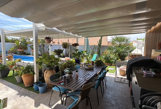 Venta - Chalet Independiente -
Torrevieja - Torreta - Florida