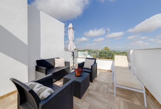 Herverkoop - Rijhuis -
Orihuela Costa - Las Filipinas