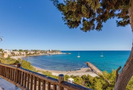 Herverkoop - Rijhuis -
Orihuela Costa - Las Filipinas