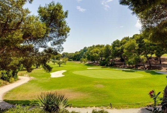 Herverkoop - Rijhuis -
Orihuela Costa - Las Filipinas