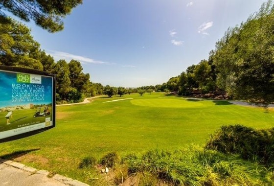 Herverkoop - Rijhuis -
Orihuela Costa - Las Filipinas