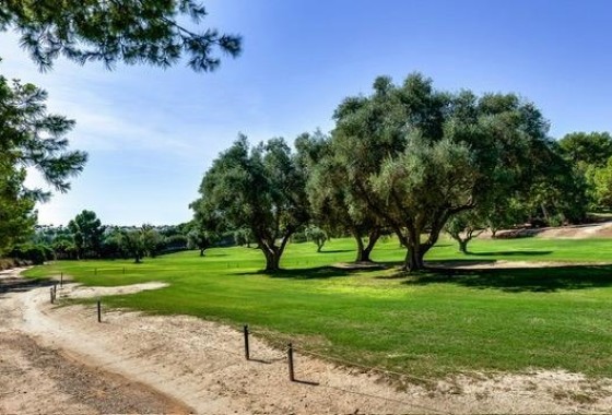 Herverkoop - Rijhuis -
Orihuela Costa - Las Filipinas