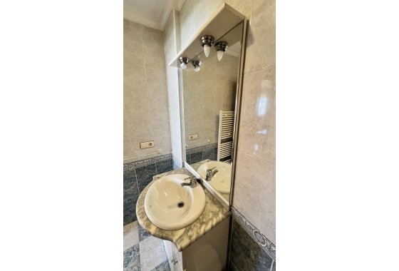 Herverkoop - Halfvrijstaande villa -
Torrevieja - Aguas Nuevas
