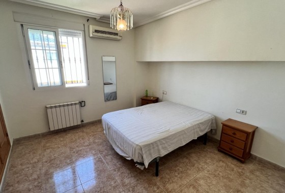 Herverkoop - Halfvrijstaande villa -
Torrevieja - Aguas Nuevas