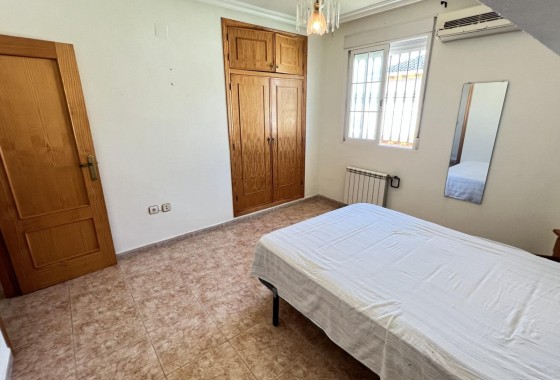 Herverkoop - Halfvrijstaande villa -
Torrevieja - Aguas Nuevas