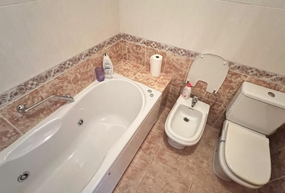 Herverkoop - Halfvrijstaande villa -
Torrevieja - Aguas Nuevas