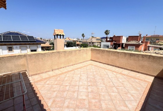 Herverkoop - Halfvrijstaande villa -
Torrevieja - Aguas Nuevas