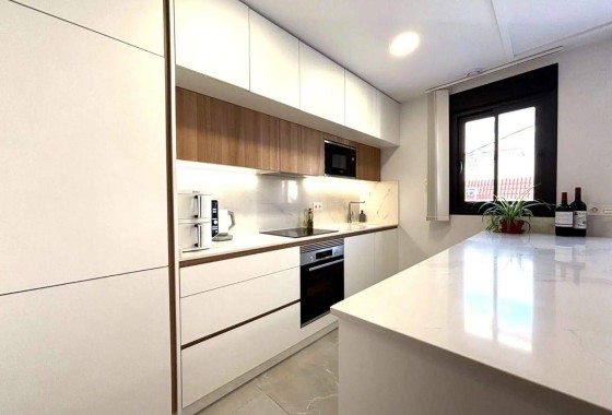 Herverkoop - Appartement / Flat -
Torrevieja - Las Piscinas Naturales