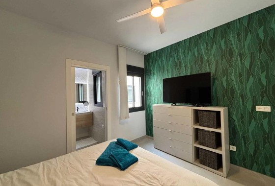 Herverkoop - Appartement / Flat -
Torrevieja - Las Piscinas Naturales