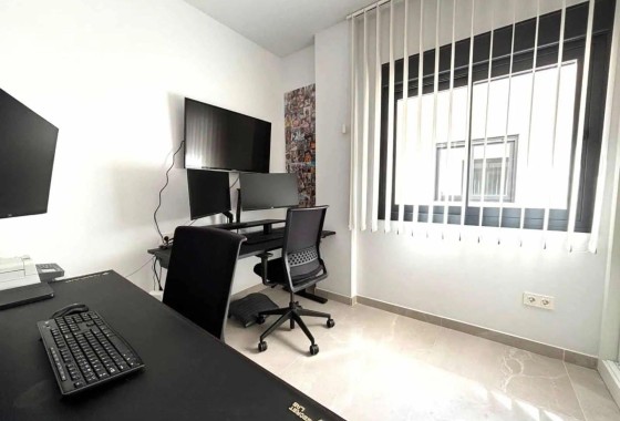 Herverkoop - Appartement / Flat -
Torrevieja - Las Piscinas Naturales
