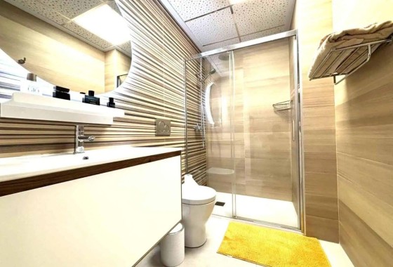 Herverkoop - Appartement / Flat -
Torrevieja - Las Piscinas Naturales