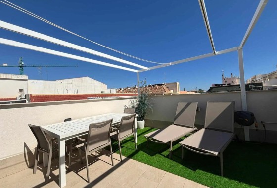 Herverkoop - Appartement / Flat -
Torrevieja - Las Piscinas Naturales