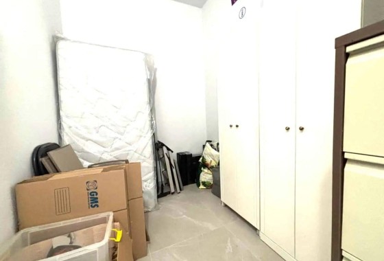 Herverkoop - Appartement / Flat -
Torrevieja - Las Piscinas Naturales