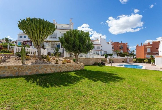 Venta - Chalet Independiente -
Torrevieja - La Mata