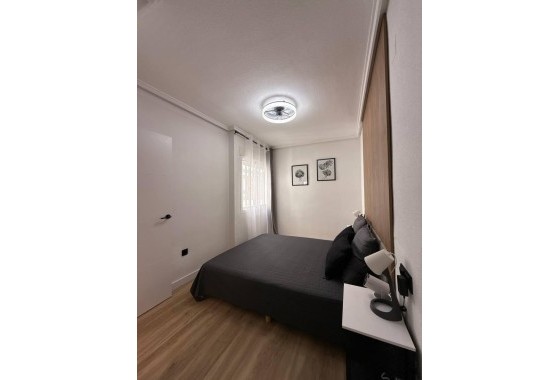 Herverkoop - Appartement / Flat -
Torrevieja - Playa del Cura