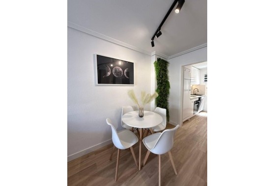 Herverkoop - Appartement / Flat -
Torrevieja - Playa del Cura