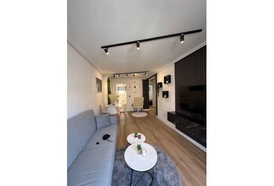 Herverkoop - Appartement / Flat -
Torrevieja - Playa del Cura