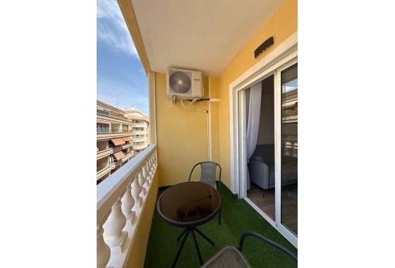 Herverkoop - Appartement / Flat -
Torrevieja - Playa del Cura
