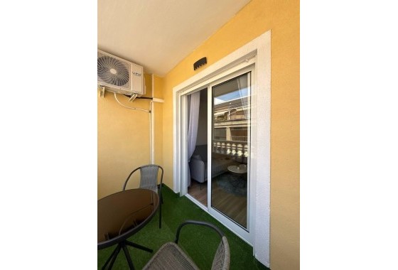 Herverkoop - Appartement / Flat -
Torrevieja - Playa del Cura
