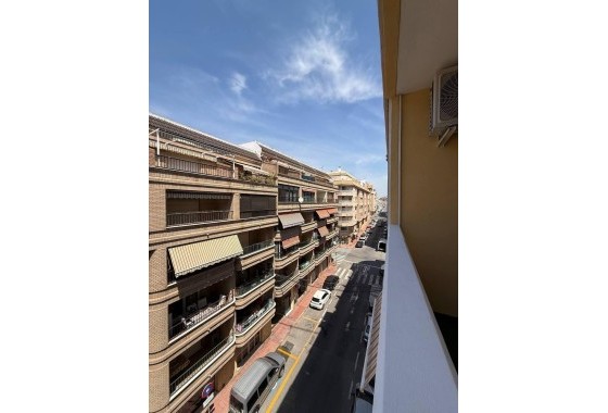 Herverkoop - Appartement / Flat -
Torrevieja - Playa del Cura