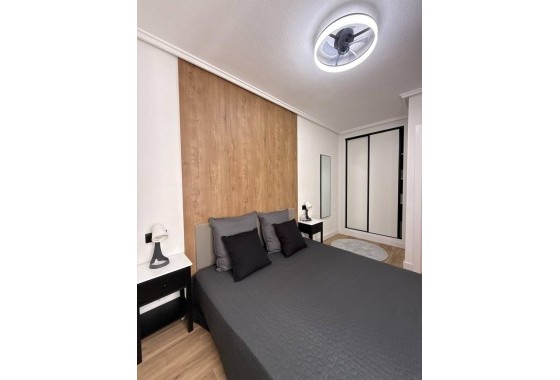 Herverkoop - Appartement / Flat -
Torrevieja - Playa del Cura