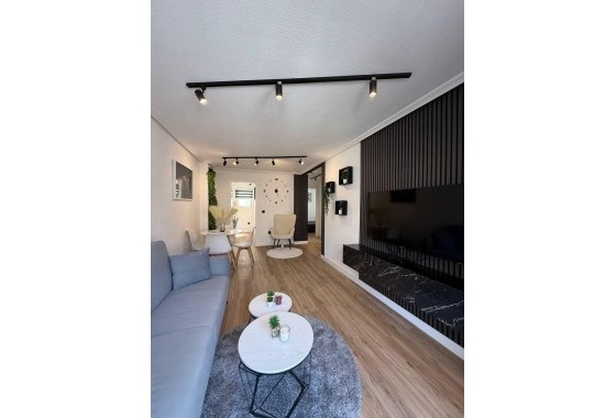 Herverkoop - Appartement / Flat -
Torrevieja - Playa del Cura