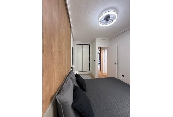 Herverkoop - Appartement / Flat -
Torrevieja - Playa del Cura