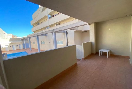 Resale - Apartment / Flat -
Redován - PUEBLO
