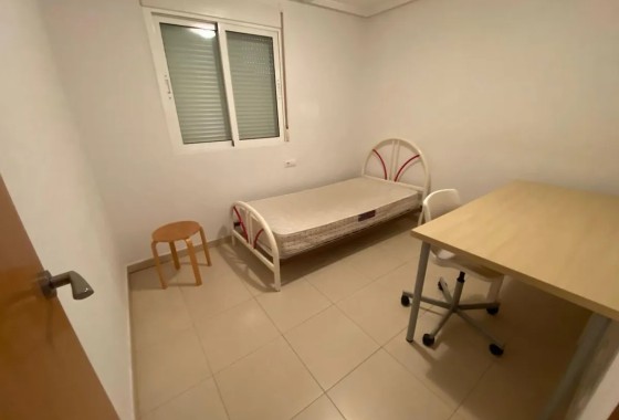Resale - Apartment / Flat -
Redován - PUEBLO