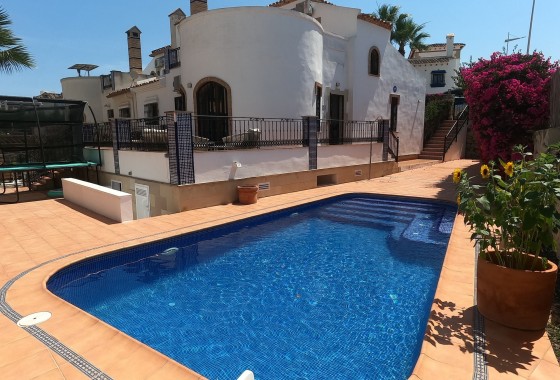 Herverkoop - Vrijstaande villa -
Algorfa - La Finca Golf Resort