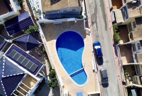 Herverkoop - Rijhuis -
Torrevieja - Los Balcones
