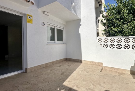Herverkoop - Rijhuis -
Torrevieja - Los Balcones