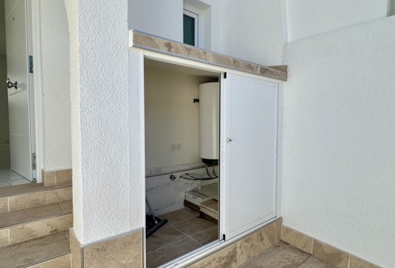 Herverkoop - Rijhuis -
Torrevieja - Los Balcones