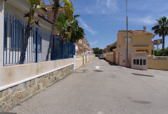 Herverkoop - Rijhuis -
Playa Flamenca