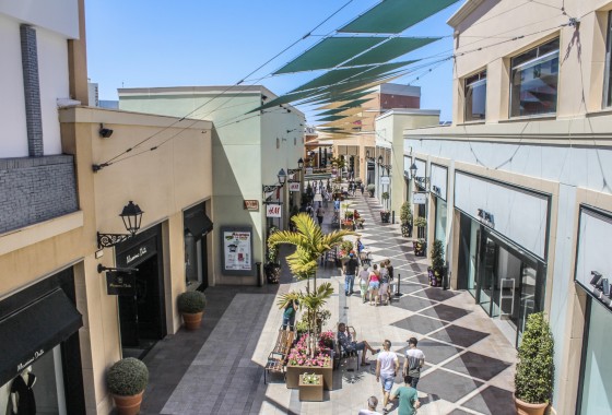 Herverkoop - Rijhuis -
Playa Flamenca