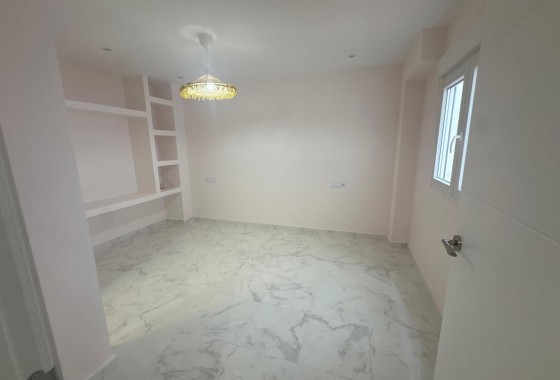 Herverkoop - Appartement / Flat -
Torrevieja - Costa Blanca